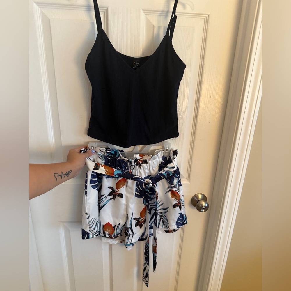 SHEIN Tropical Two-Piece Set, Ribbed Crop Tank + Belted Shorts NWOT, Size Large